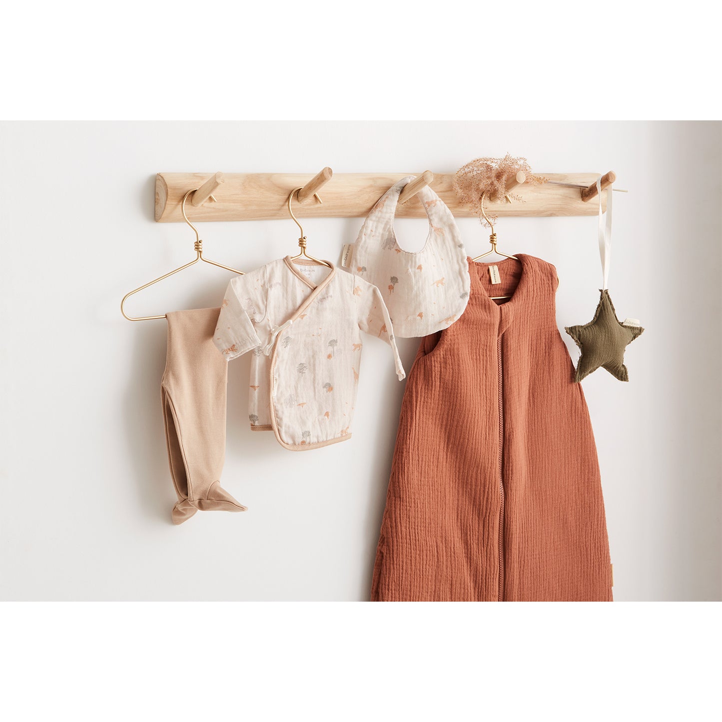 Nairobi conjunto jubón y polaina primera puesta