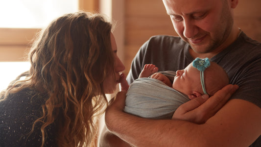 Permiso Parental de 8 Semanas: Desglosando la Nueva Ley de Familias en 2025.