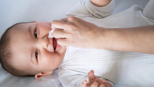 Mocos en bebés y niños pequeños y qué ayuda realmente a que respiren mejor.