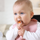 Qué babero usar para Baby Led Weaning y por qué puede salvarte la ropa (y la paciencia)