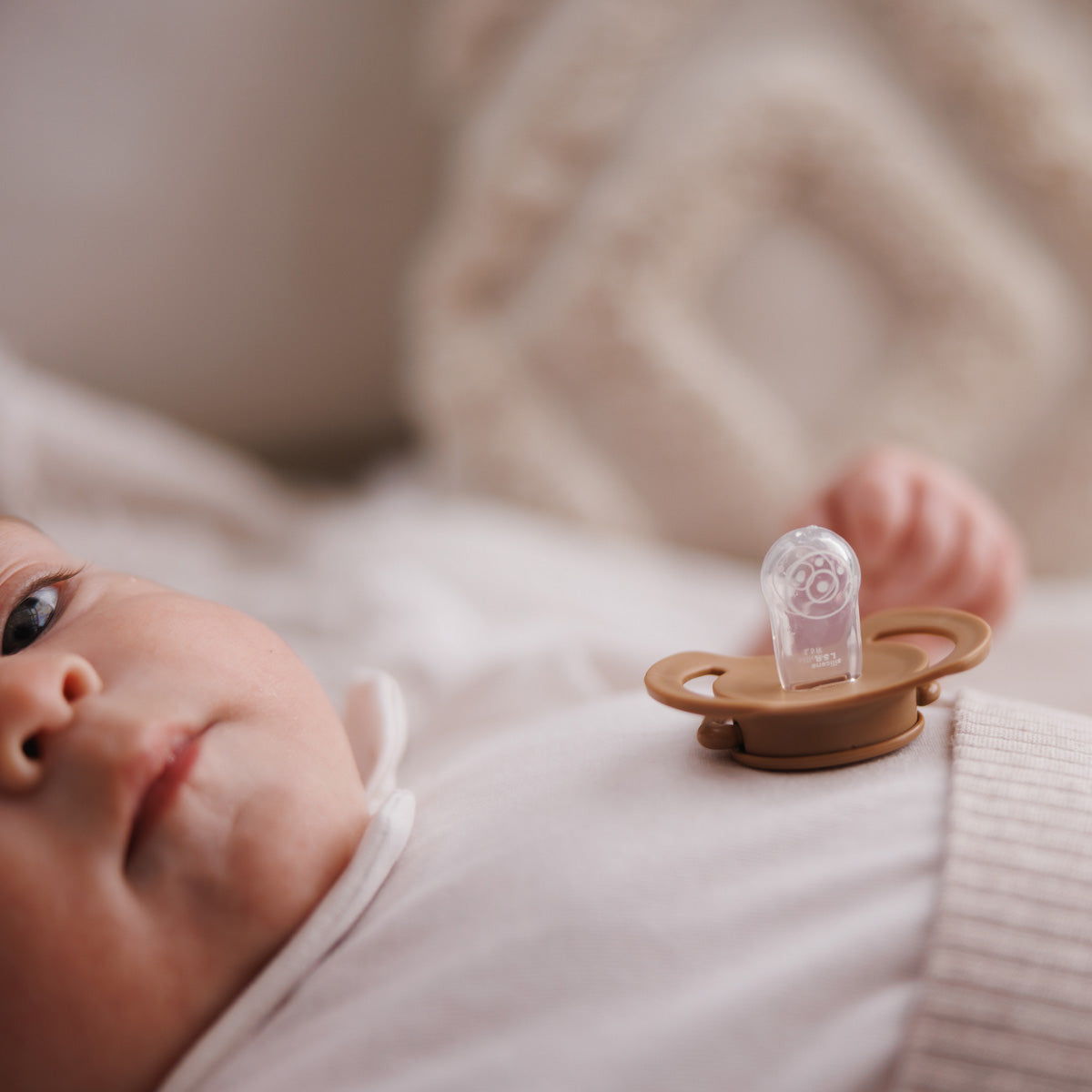 Chupetes tetina simétrica de silicona 0-6 meses Beige