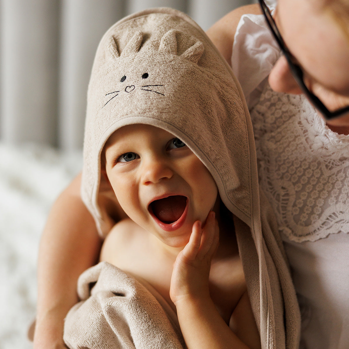 Babyono Capa de baño Bamboo XL para bebés conejito